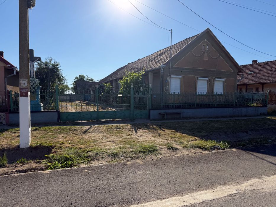 Casa de vanzare in satul Vasad, comuna Curtuiseni