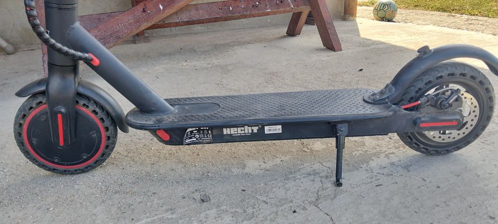 Vând trotinetă electrică Hecht  perfect funcțională, preț 1300 lei negociabil.