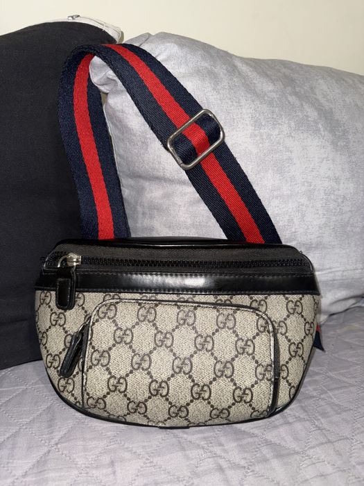 Мъжка чанта тип банан