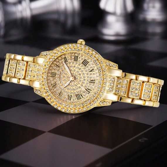 Комплект дамски часовник + гривни