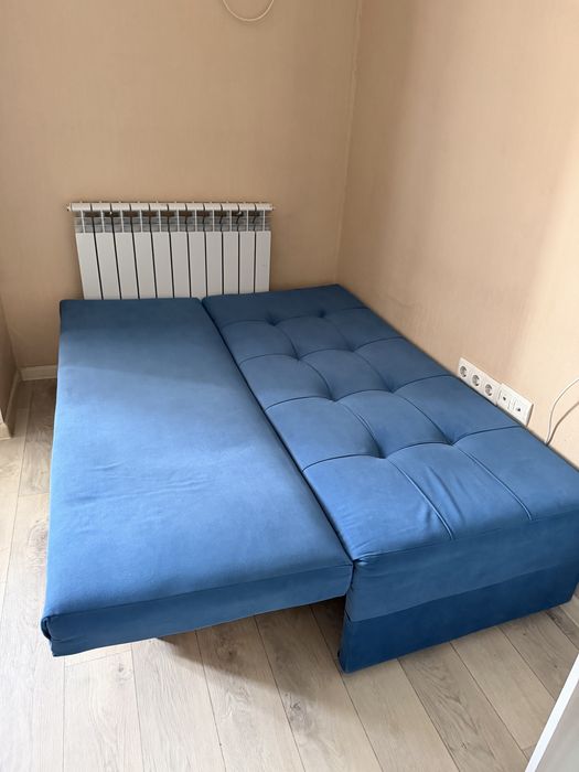 Срочно продам диван в отличном состоянии