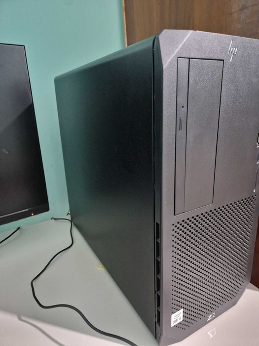 HP Z2 tower 5g 32gb 1tb
