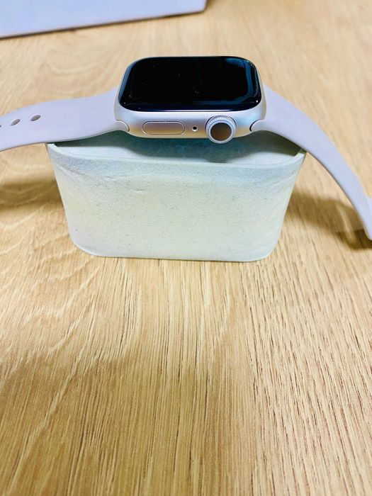 Apple Watch 8, 41mm, Starlight Alu Case, Starlight Sp Band, S/M, 100%