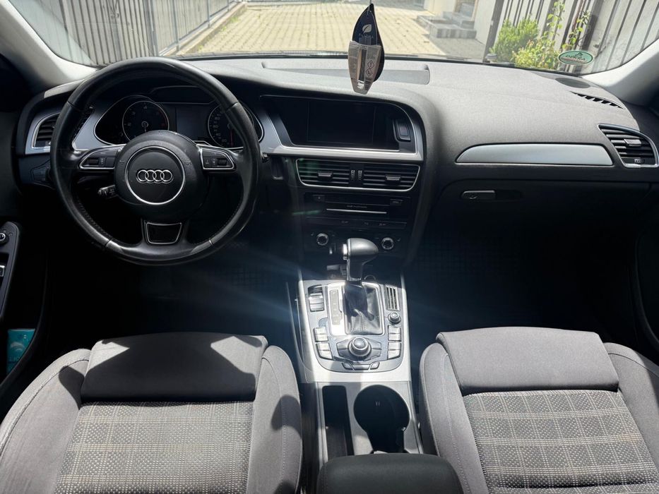Audi A4 B8 2.0 143 cai facelift
