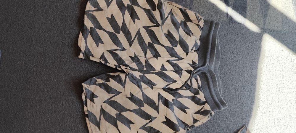 Оригинален сет с марката  Меси като нов