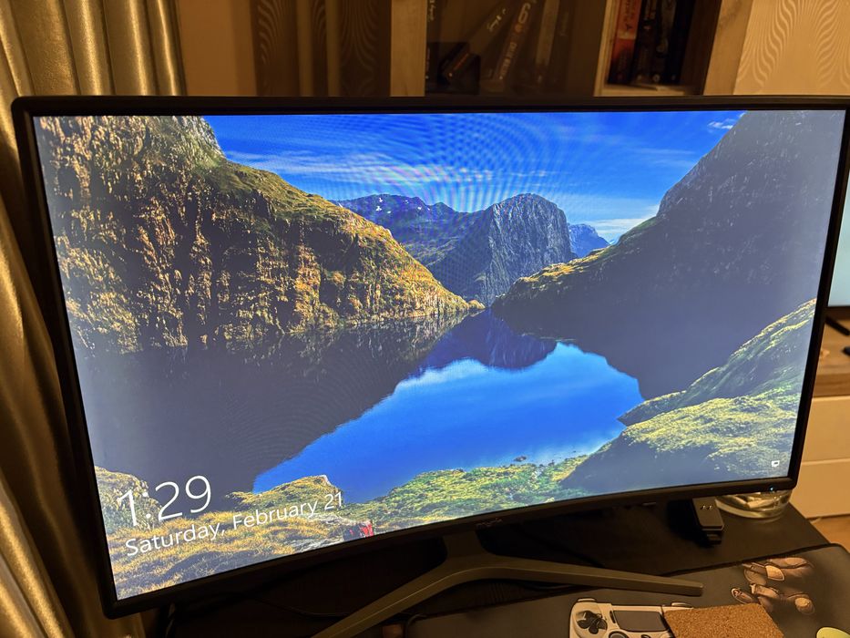 Monitor curbat Myria 27 inch 60hz