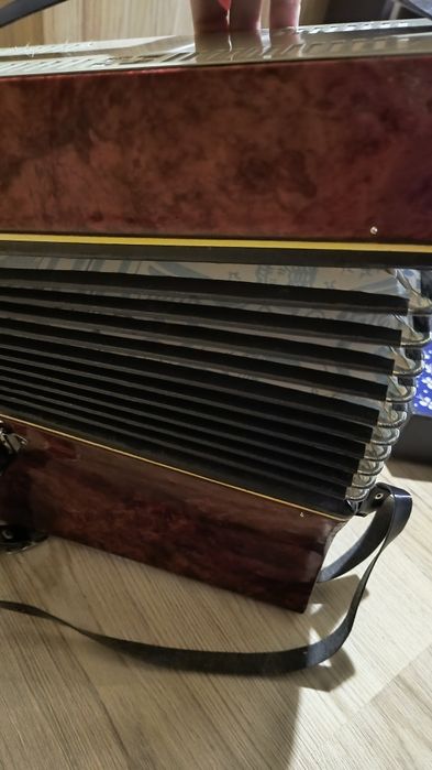 Детски акордеон червен