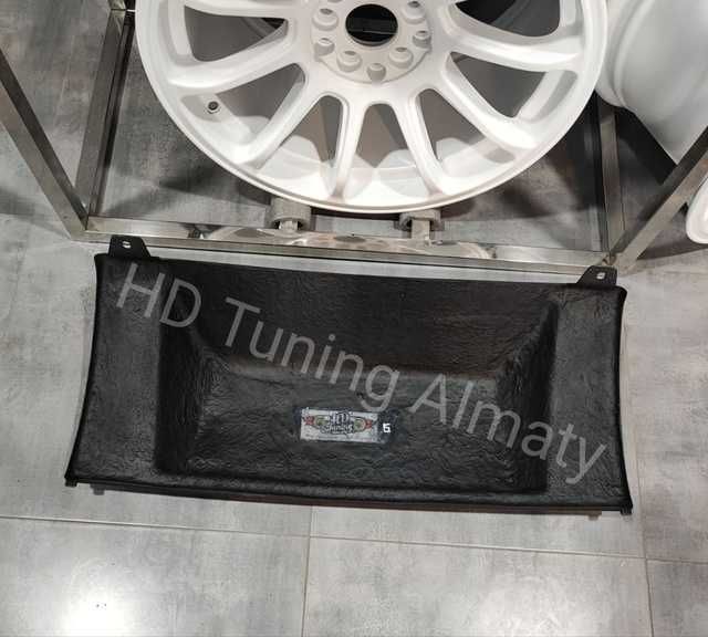 Заглушка заднего бампера Cadillac Escalade