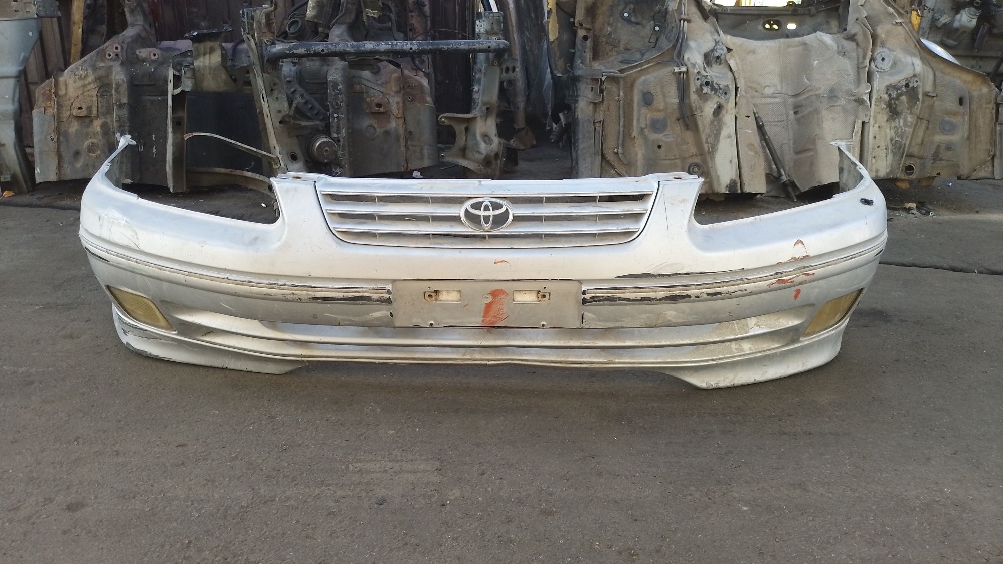 Замена бампера Toyota Camry (Камри) в Москве