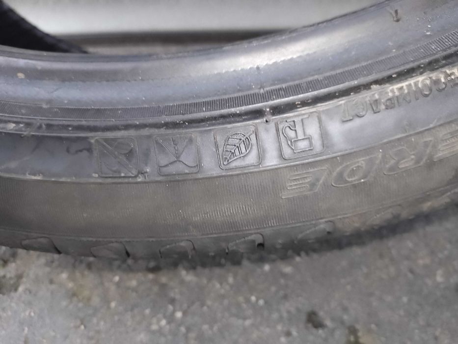 275 35 22 цола Пирели 2 броя летни гуми