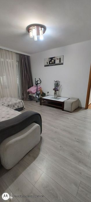 Tomis Nord 3 camere semidecomandate parter