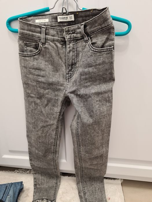 Patru perechi de pantaloni mărimea S,50 de lei