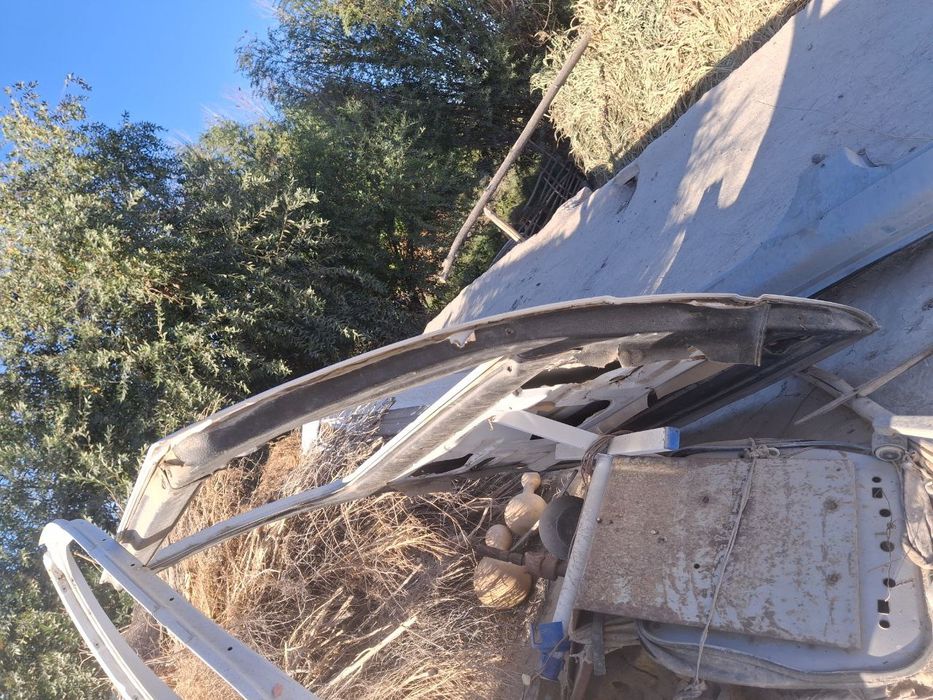 Дамас капот ешиклари бор