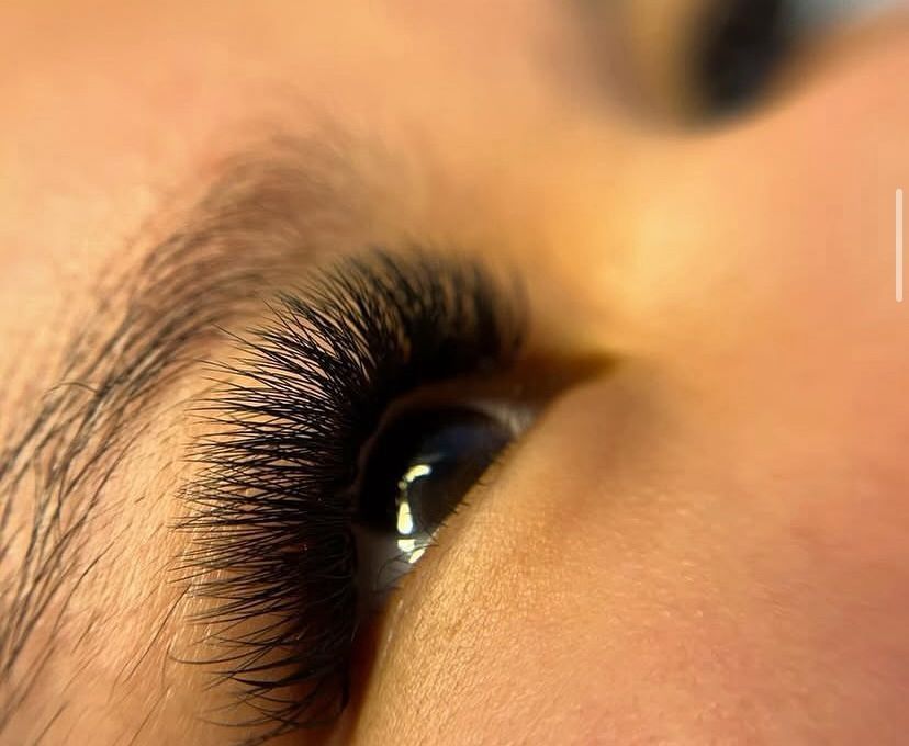 Наращивание ресниц за 60 минут