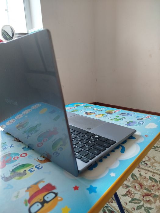 Ноутбук Castom продам