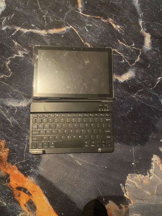 Продам планшет с клавиатурой
