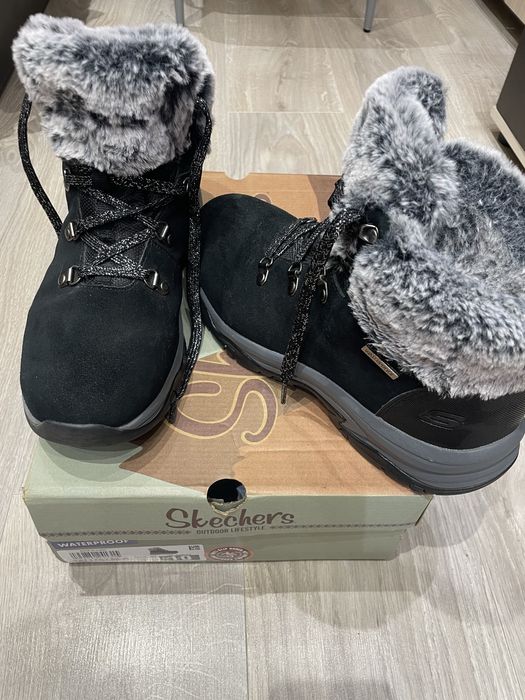 Боти Skechers  нови