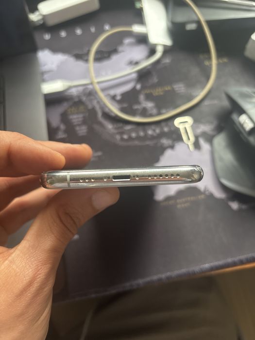 iPhone Xs 64GB - запазен