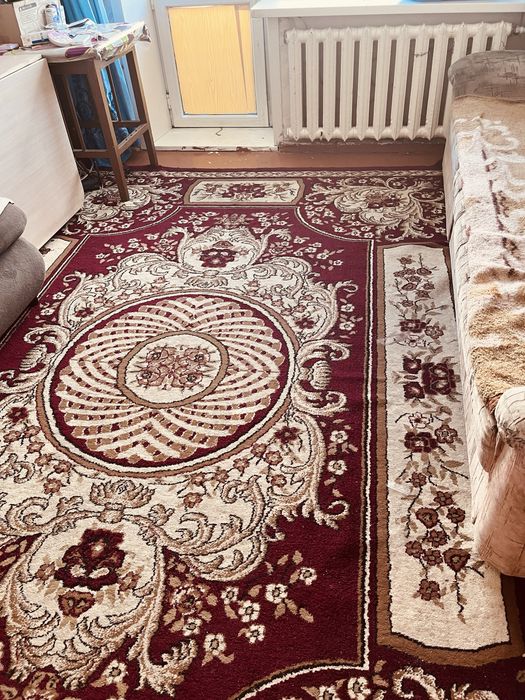 Ковер в хорошем состоянии