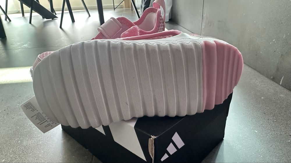 Сандали Adidas номер 26