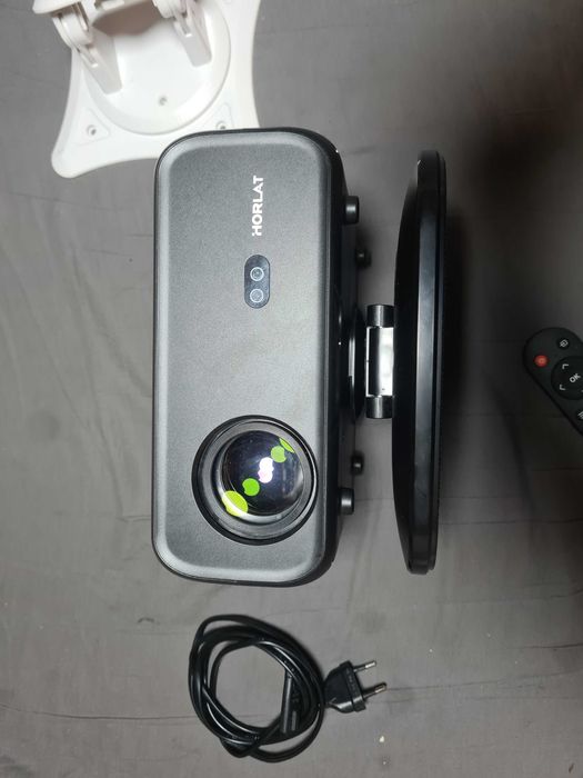 Horlat m4 2500lumen projector android 12