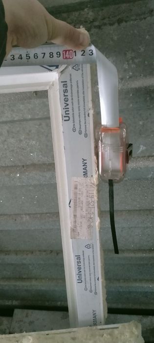 Пластиковая дверь и окно