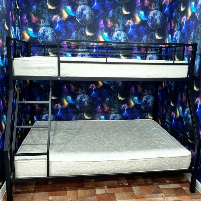 Кровать двухъярусная