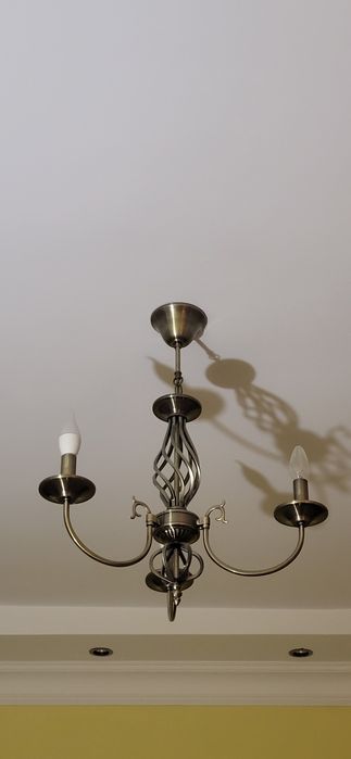 Продам люстру в идеальном состоянии