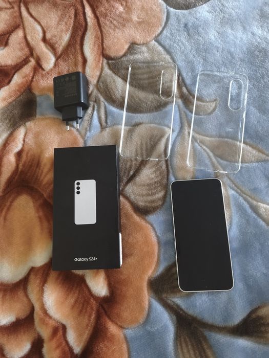 Продам САМСУНГ S24 plus 256 гб