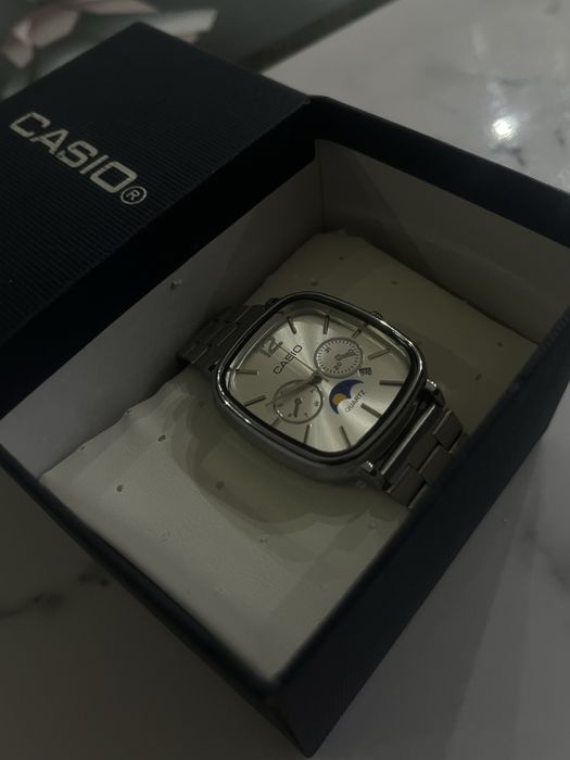 Продаю часы Casio мужские