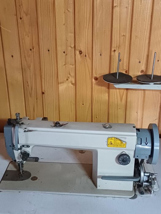 Masina de cusut electrica