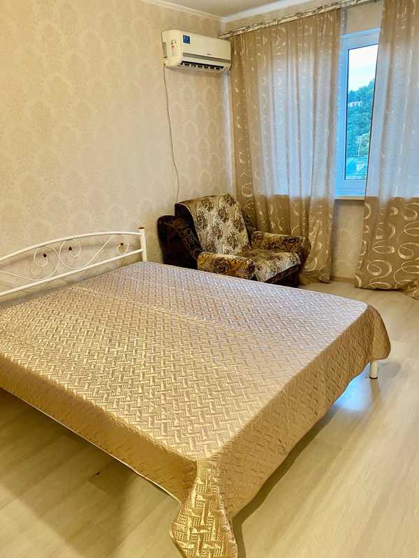 Снимать квартиру посуточно крымский. Квартиры в Алуште. Снять квартиру в Алуште посуточно. Посуточно квартиры Алушта. Аренда квартир Алушта.