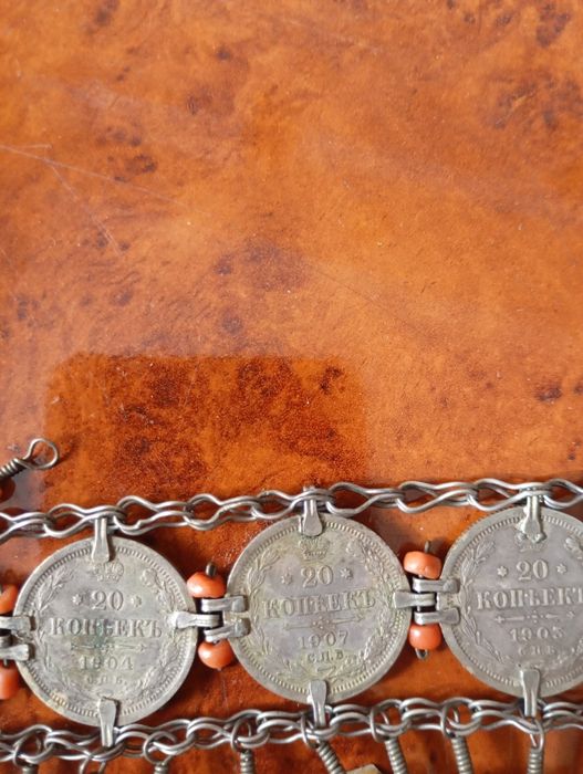Бижутерия из старынных монет