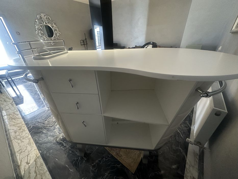 Продам барную стойку и 2 стула