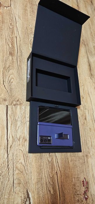 Telefon Honor Magic V2