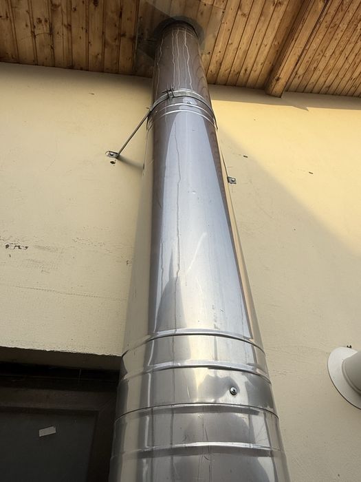 Cos de fum inox izolat