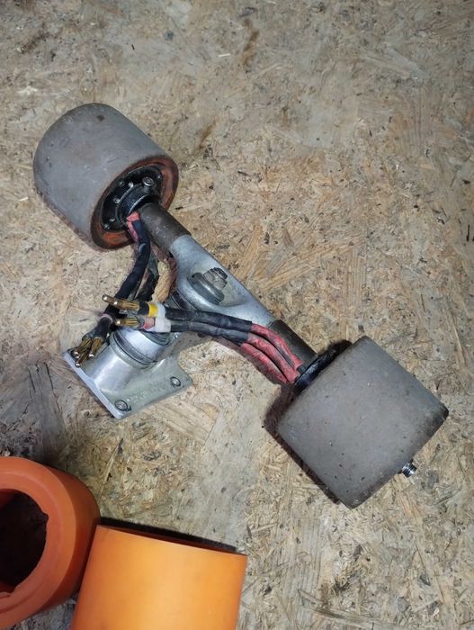 Roti cu motor electric 24v + ax skateboard / longboard + rezerve