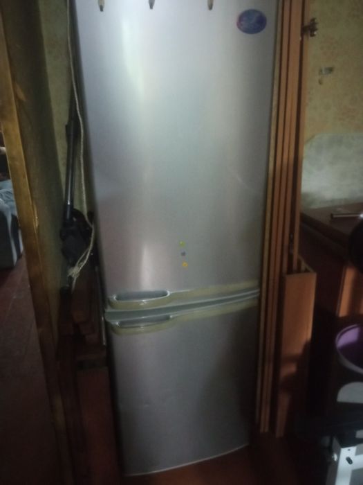 Холодильник бу продам