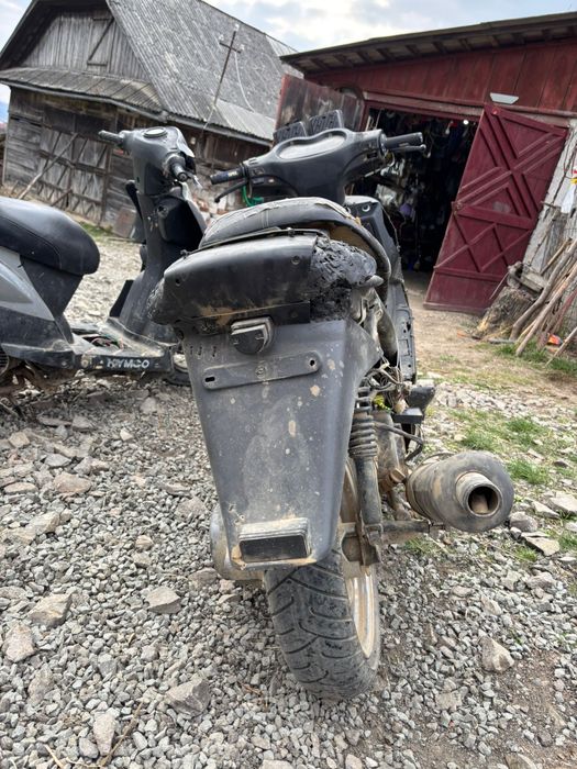 vand scutere:125,50cm3