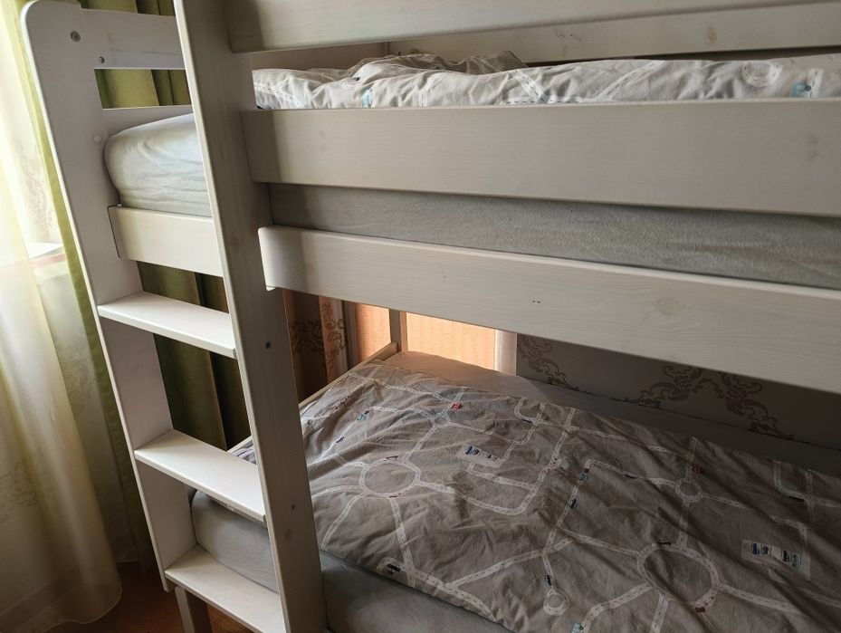 Двуетажно легло с ортопедични матраци 200х90см