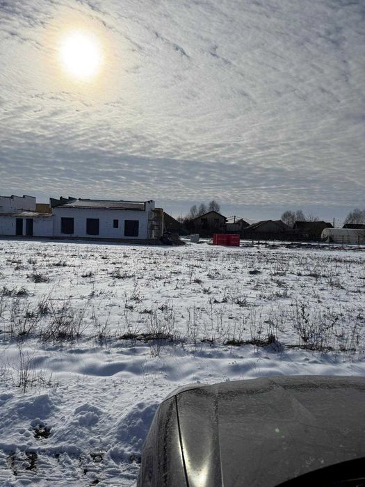 Vand lot de 400 mp2 in domnesti pe str plopilor