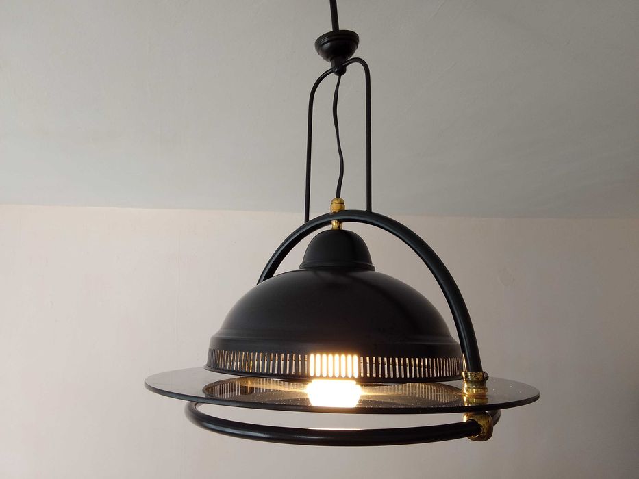 Висяща лампа от метал и стъкло