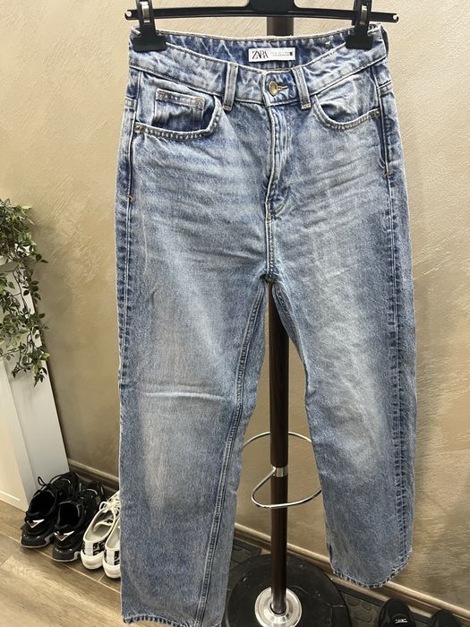 Дънки Calvin Klein, Pause Jeans