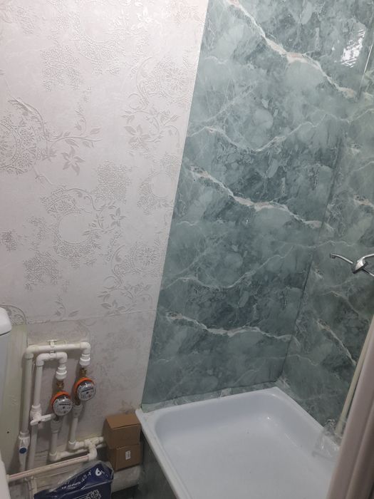 Срочно Продается!1 ком кв.бившее общежитье.Чирчик.