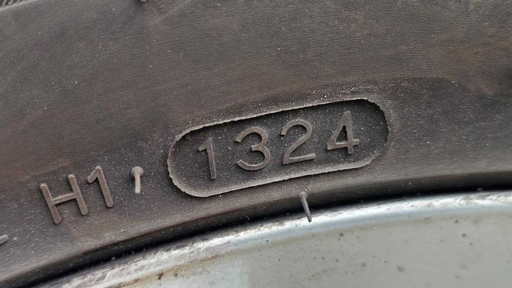 Jante Aliaj VOLKSWAGEN OEM + Cauciucuri Vara 235 / 55 / ZR18