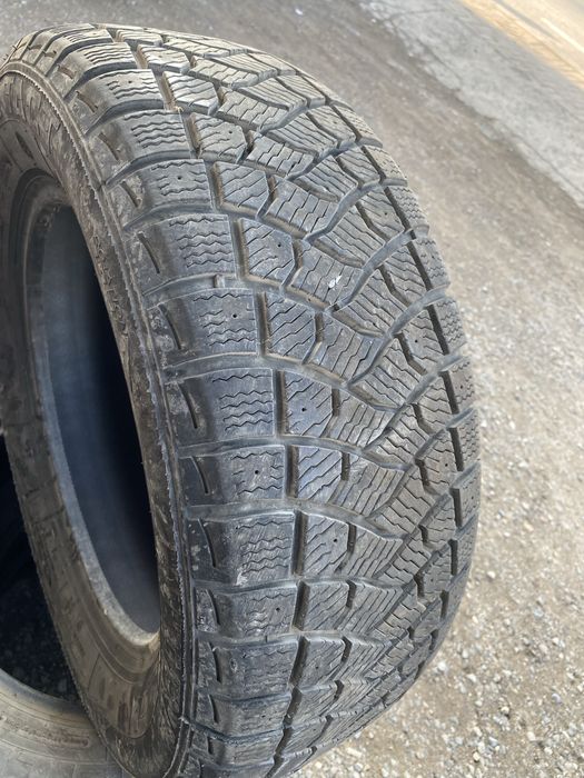 Зимние шины 215/60/16r