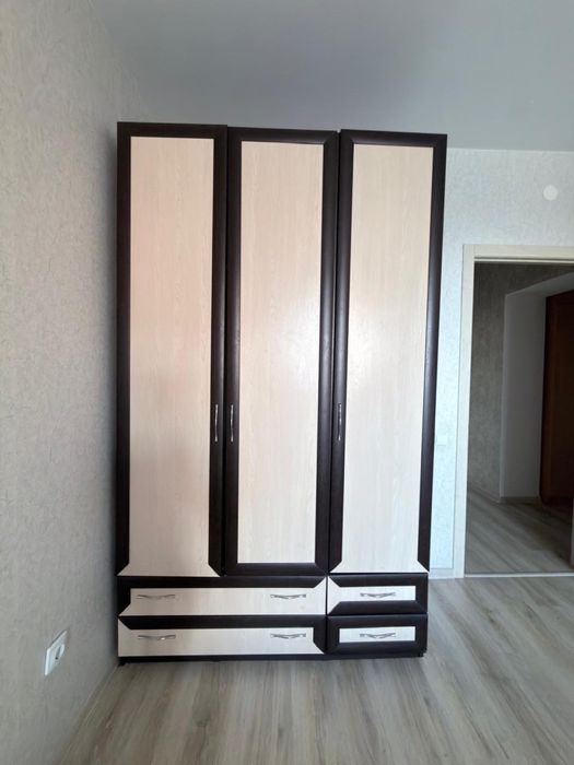 Продам кровать шкаф стол раскладной
