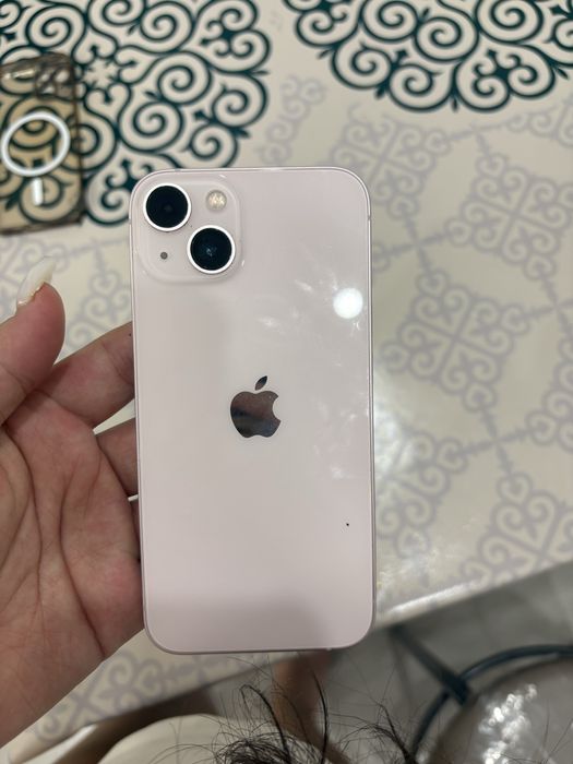 Айфон 13, розовый