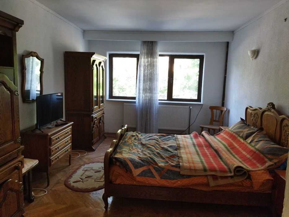 Vând   apartament central in vila C-lung