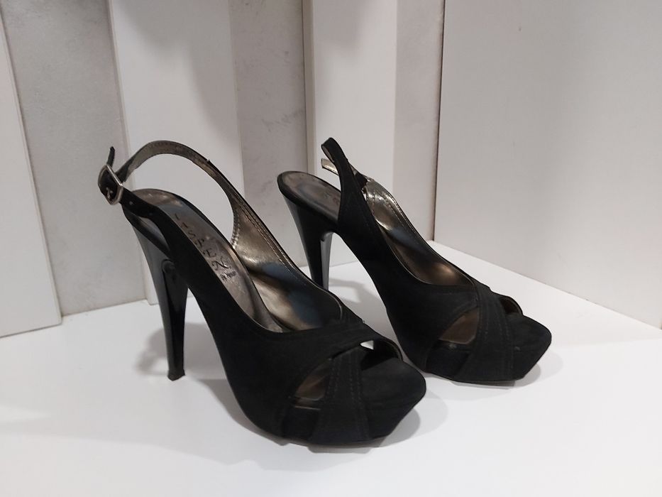 Отворени обувки на ток "Haspen"